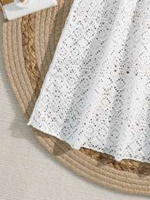 SHEIN Vestido de playa estilo vacacional para niñas, de color blanco y con diseño calado