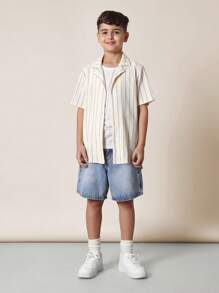SUMWON Camisa casual con botones para jóvenes de manga corta, con textura de rayas, para verano, primavera, vacaciones, resort, campamento, estilo moderno clásico y colegial