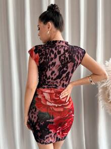 SHEIN Clasi 豹纹花卉网眼印花度假波西米亚风紧身迷你裙，时尚性感