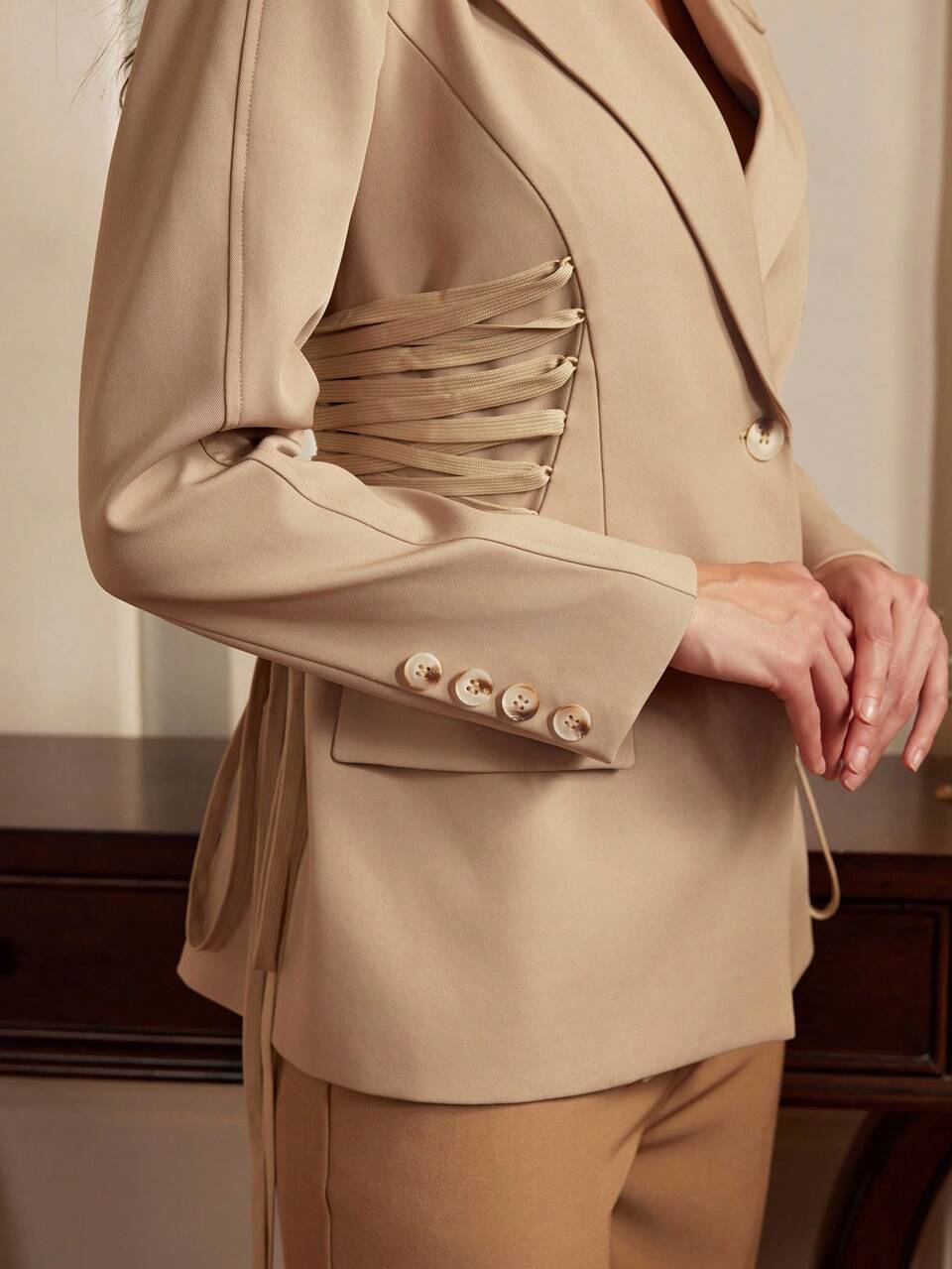 Women's Cinched Waist Waist Lapel Office Elegant Mid-Length Blazer, "Old Money" Style