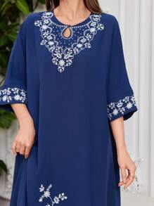 Al Najma Bata larga minimalista elegante de manga larga y calada para mujer - Azul Marino - Ver 7