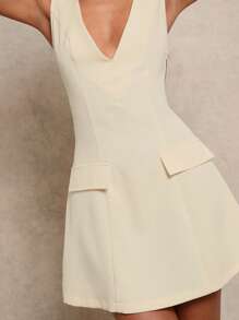 Glamine Đầm suông nữ thanh lịch tối giản cổ chữ V sâu, không tay, eo bó, túi giả - Màu be - Xem 7