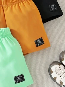 SHEIN 男童3入組休閒短褲,帶有裝飾貼片細節