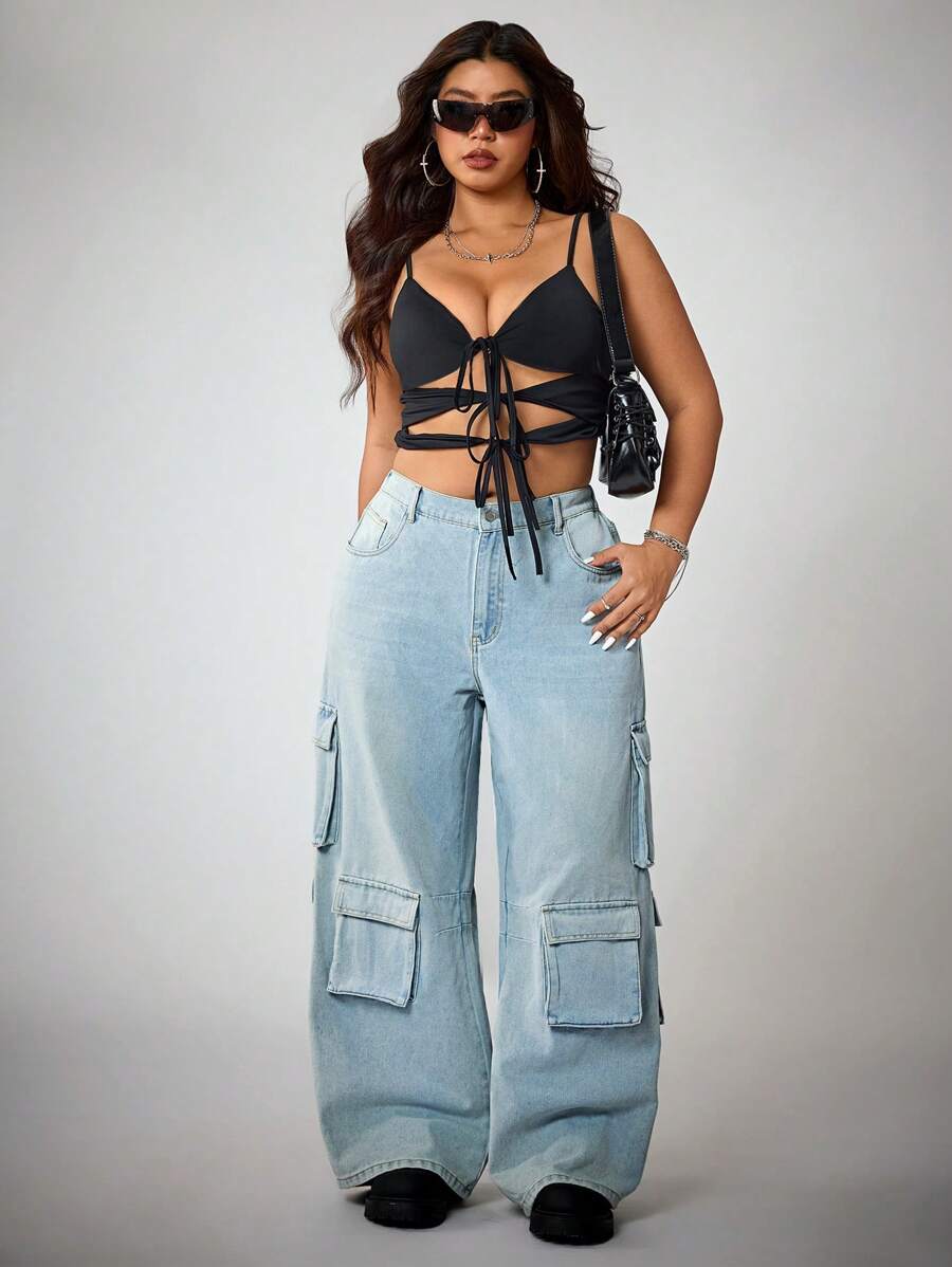 SHEIN ICON 大码女式浅蓝色多口袋装饰牛仔裤，适合所有季节 - 淺色水洗藍 - 查看 1