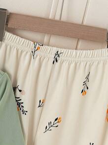 SHEIN Elladie kids Bộ đồ thể thao dệt kim họa tiết hoa thanh lịch dành cho bé gái 2 món - Áo thun cổ tròn tay ngắn và quần dài trang phục mặc ở nhà - màu xanh lá - Xem 4