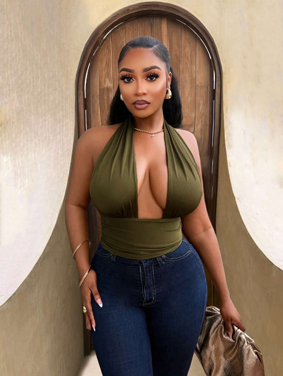 BamGleam Top corto de mujer con cuello en V profundo y espalda descubierta - Verde Oliva - Ver 1