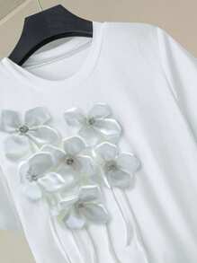 SHEIN Clasi White 3D Flower Decor Round Neck Short Sleeve Casual T-Shirt For Women - White - View 5