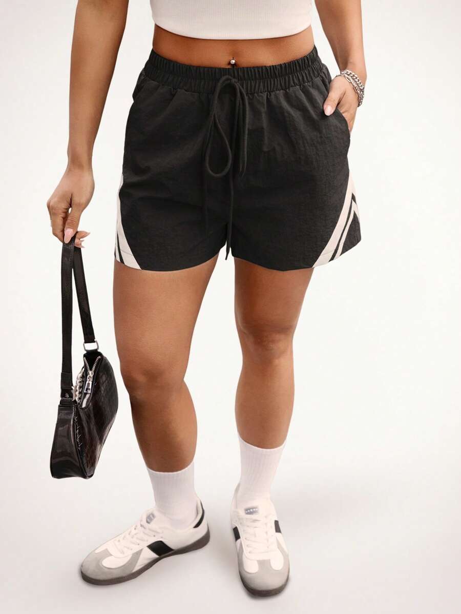 Hanevo Women Casual Minimalist Contrast Striped Shorts Sportwear For Daily Wear - Black - View 1