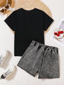 SHEIN Set de 2 piezas para niñas: camiseta de cuello redondo con estampado de cerezas de estilo casual y shorts vaqueros rotos con dobladillo deshilachado, para primavera/verano