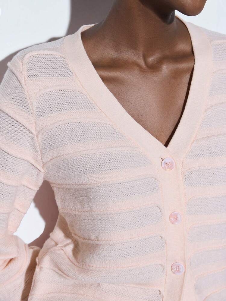 SHEIN Maija Cárdigan de punto casual de uso diario con cuello en V, botones frontales y mangas largas, en color rosa pálido con rayas onduladas, perfecto para el día de San Valentín y festivales