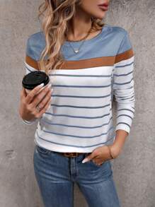 EMERY ROSE Camiseta gráfica con estampado a rayas y bloqueo de colores para mujeres - Celeste - Ver 6