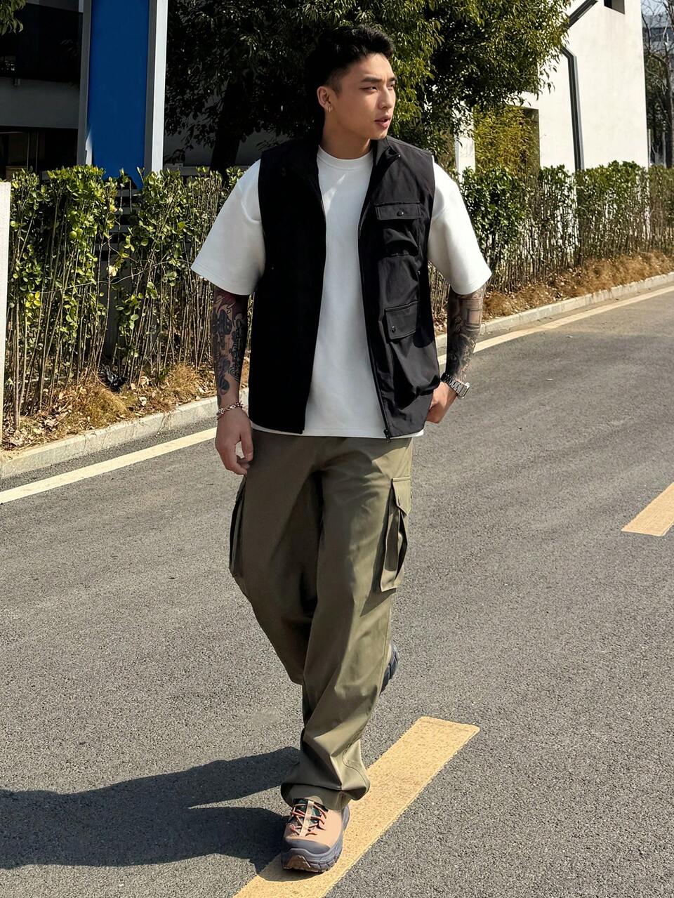Solid Black Outdoor Casual Men's Top, Summer