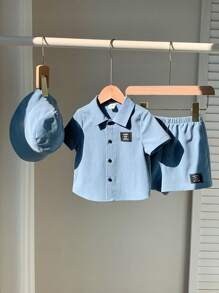 SHEIN 男婴 3 件套：装饰 Polo 领短袖衬衫、松紧腰短裤和帽子 - 霧霾藍 - 查看 3