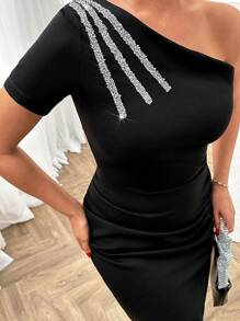 SHEIN Robe courte femme unie à une seule manche