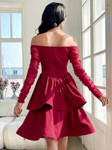 Modelyn Vestido elegante de mujer de unicolor con tejido de malla y hombros descubiertos de largo medio - Burdeos - Ver 2