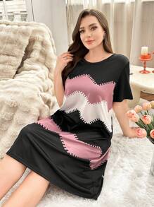 Plus Size Women Casual Loose Wave Pattern Round Neck Short Sleeve Nightgown - Multicolor - View 5