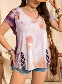 SHEIN LUNE Camiseta de manga corta con cuello en V y dobladillo decorado con lazo, estampado tie-dye, talla grande