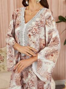 Al Najma 浪漫花卉拼布亮片刺绣优雅宽松连衣裙，让您看起来年轻、端庄 - 彩色 - 查看 1