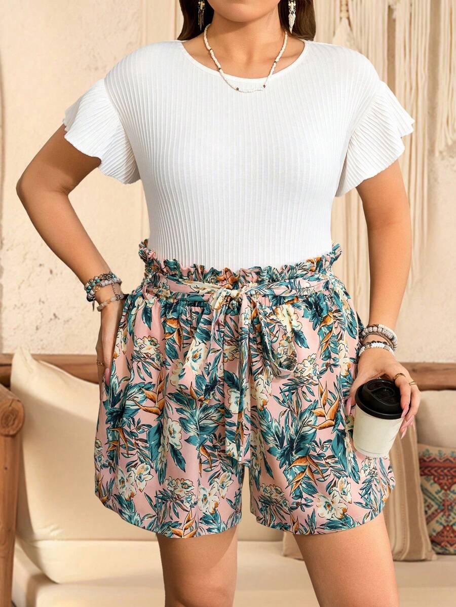 SHEIN LUNE 1 pieza Top de mujer de talla grande con cuello redondo y volantes, manga corta, en unicolor, + 2 piezas Shorts estampados con flores tropicales, conjunto casual de 2 piezas, conjunto de Pascua para mujer con estilo bohemio chic