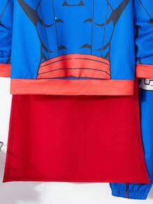 SHEIN Set de 3 piezas para niño preadolescente con sudadera con capucha con gráfico de superhéroe, pantalones y capa, adecuado para ir y venir, la escuela, casual, deportes, otoño/invierno