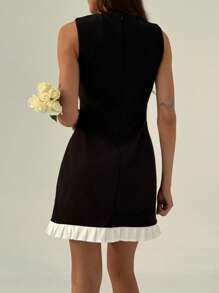 Aloruh Women's Elegant Sleeveless Fitted Black & White Color Block Dress, College Style Pleated Mini With Bow Decor - Black - View 2