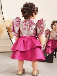 SHEIN Babygirl 可爱优雅夏季花卉印花荷叶边上衣和粉色迷你裙套装