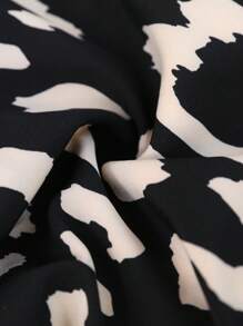 SHEIN Clasi Plus Size Women 2 Pieces Sets, Elegant 2 Pc Sets Sleeveless Shirt With Long Pants, Suitable For Going Out