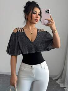 Selianne 女士时尚优雅休闲性感短袖 T 恤，V 领，荷叶边肩带，镂空肩部，串珠细节，黑色针织面料，修身剪裁，有弹性 - 黑色 - 查看 3