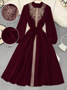 SHEIN Clasi فستان أنيق بطبعات زهرية مطرزة وأكمام فانوس مناسب لمناسبة عيد الحب للمرأة من المقاسات الكبيرة - عنابي اللون - مشاهدة 1