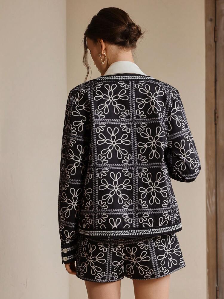 Chaqueta de bombardero negra elegante con estampado floral y bordado para mujer, atuendo versátil para festivales