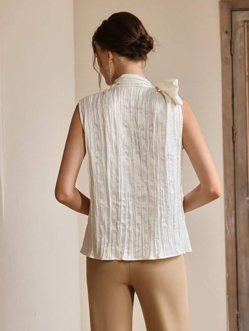 Elegant New High&Middle Round Neck Bowknot Sleeveless Women Blouse