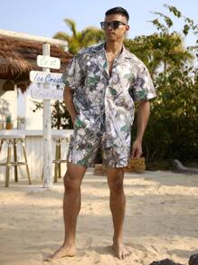 Manfinity Swimmode Conjunto de camisa de manga corta con estampado de ramas y pantalones cortos de playa informal para hombre