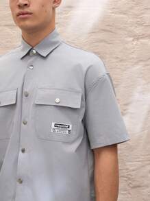 Manfinity VCAY 2 件套男士时尚编织短袖衬衫和松紧腰带短裤套装 - 灰色 - 查看 4