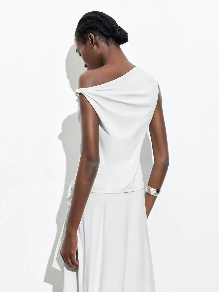 SHEIN Maija 2025 New Summer White Oblique Shoulder Metal Button Decoration Urban Vacation Modern Elegant Romantic Women's Tops Suitable For Going Out Holiday Party Music Festival Old Money Style