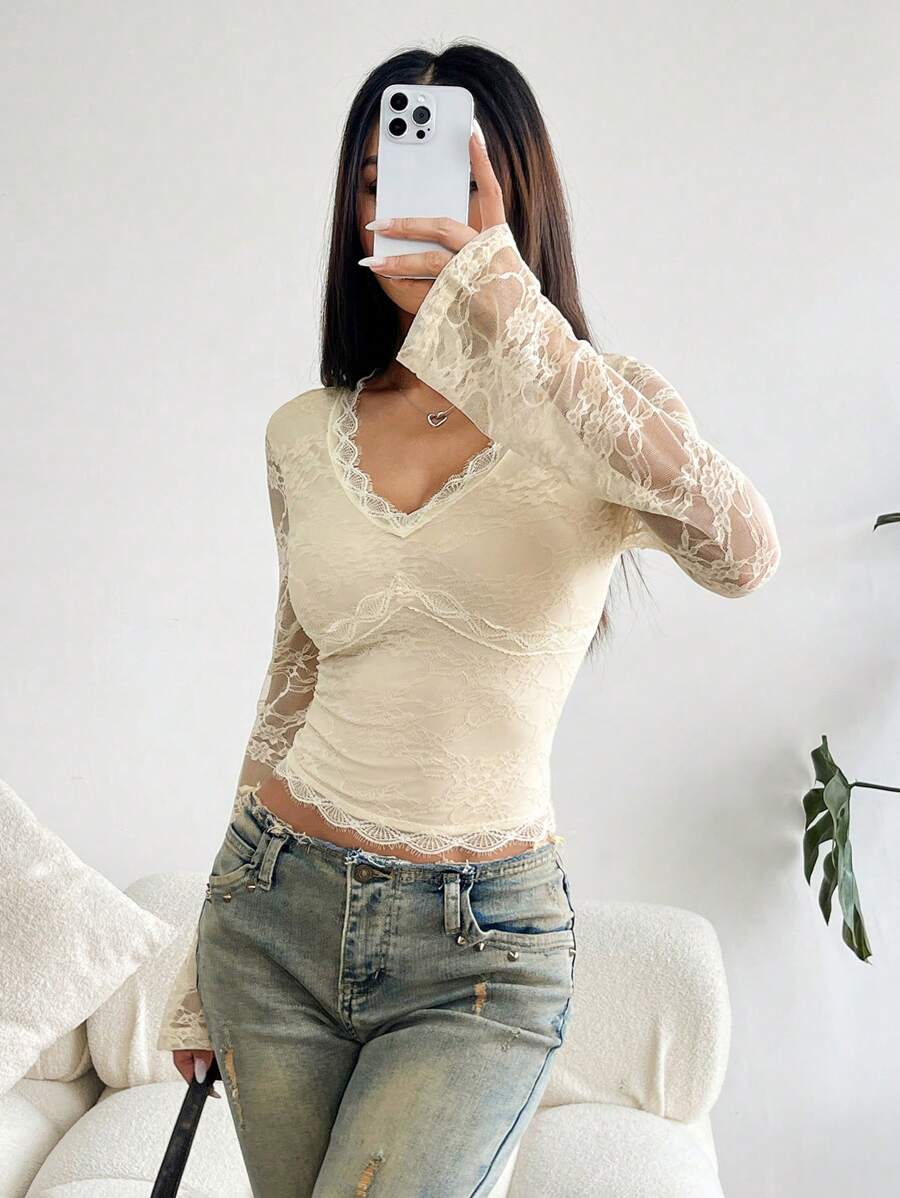 SHEIN EZwear 女士 V 领修身复古蕾丝喇叭袖 T 恤 - 黃色 - 查看 1