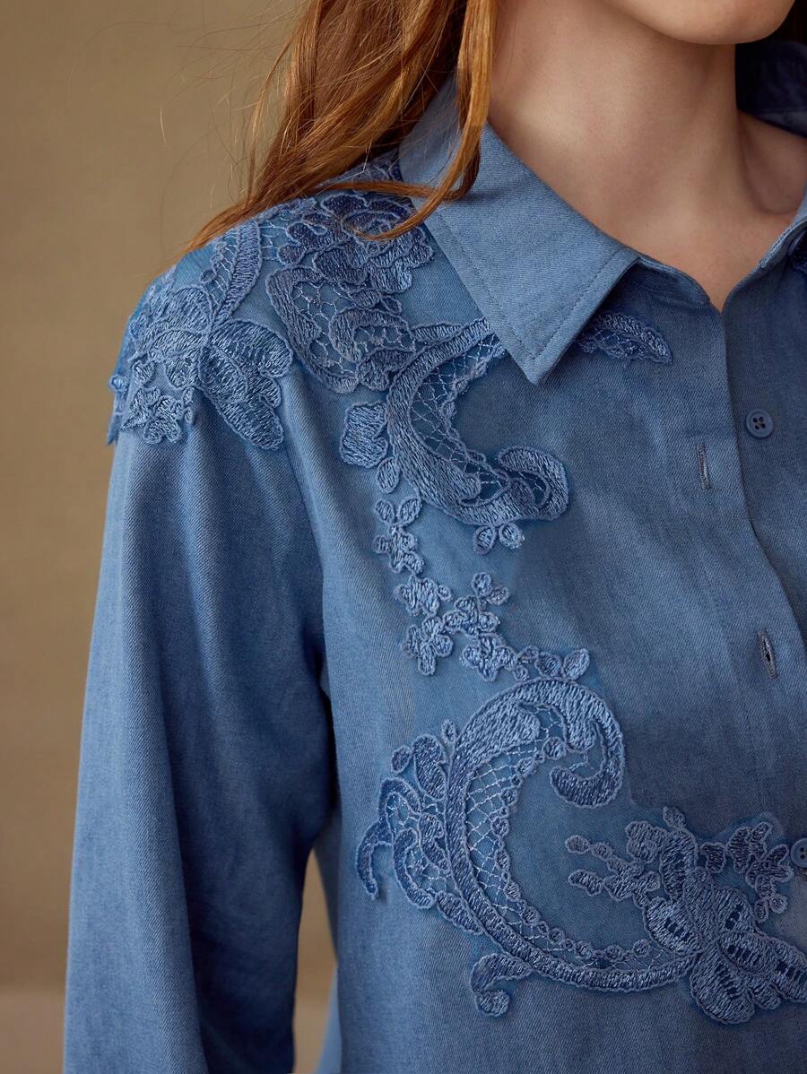 MOTF PREMIUM 对比色蕾丝纽扣牛仔衬衫 - 藍色 - 查看 2