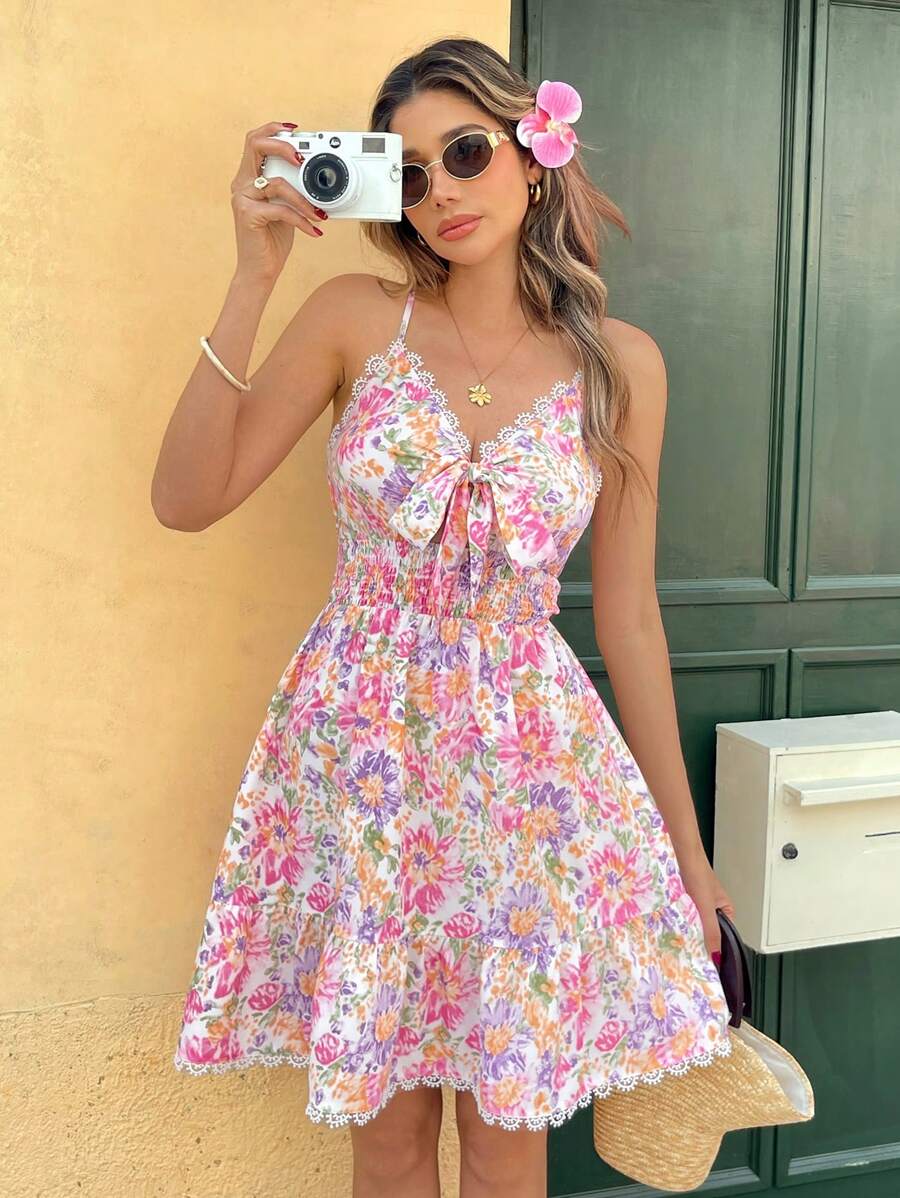 SHEIN VCAY 女式休闲碎花细肩带迷你连衣裙、夏季度假花卉印花连衣裙、沙滩装 - 彩色 - 查看 1