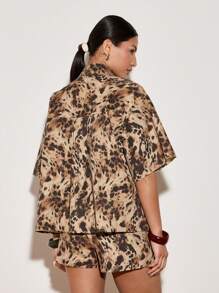 AiiRZ Conjunto coordinado de ropa de resort con estampado de leopardo, blusa de manga ancha con botones y pantalones cortos sueltos, conjunto de dos piezas para verano y vacaciones en la playa - Multicolor - Ver 2