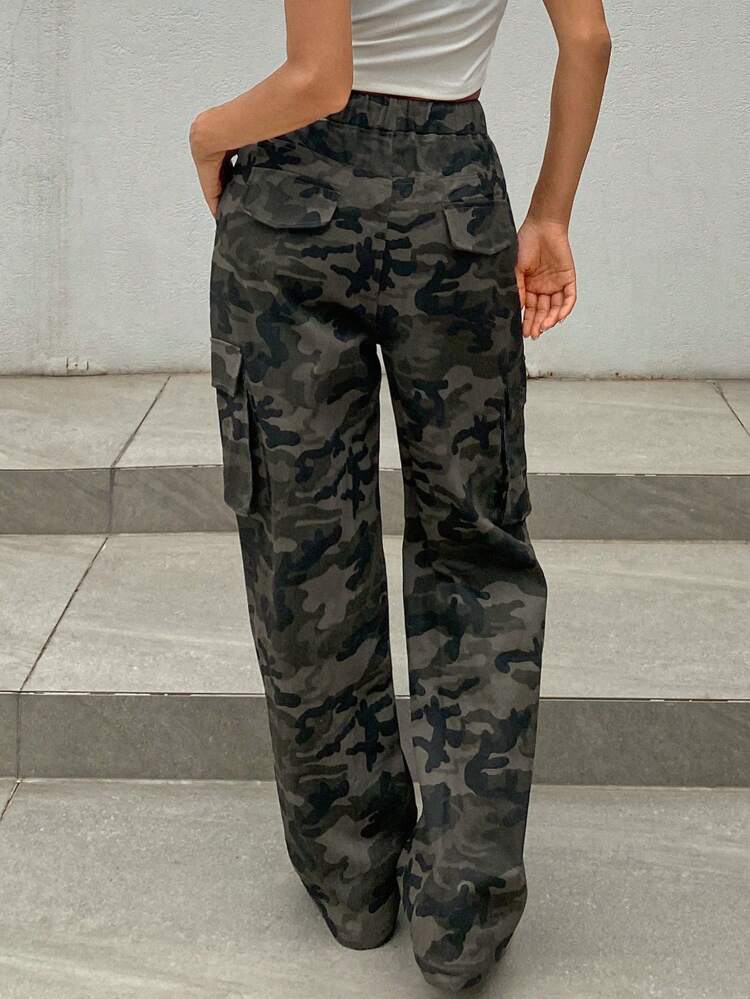 Women's Camouflage Pants With Stylish Pocket Design