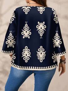 EMERY ROSE Plus Size Women Floral Retro Print Casual Loose Fit Three Quarter Sleeve Round Neck Shirt, Autumn/Winter