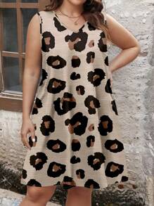 SHEIN LUNE Casual V-Neck Sleeveless Leaf Pattern Loose Plus Size Dress, Suitable For Summer