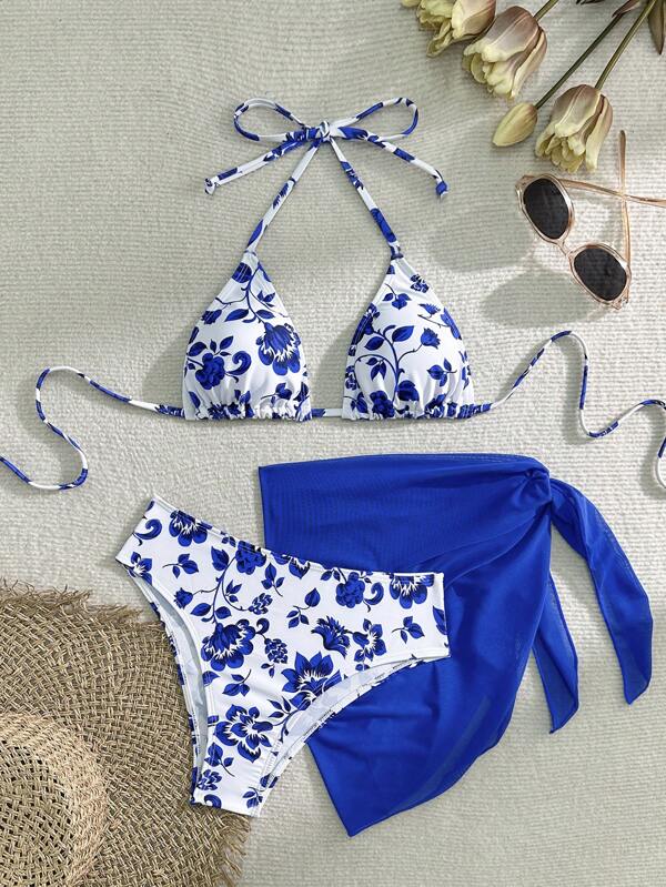 Swim Vcay Set de 3 piezas: Top de bikini con estampado floral aleatorio, talla grande pareo y falda de color solido