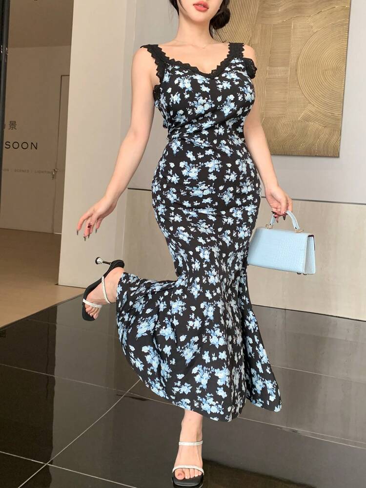 Hollow Lace Patchwork Full Ditsy Floral Chiffon Spaghetti Strap Fishtail Dress, For Holiday And Beach Summer