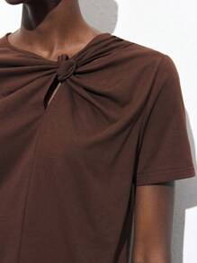 Maija 棕色扭纹领口宽松T恤，适合音乐节、海滩度假、休闲、浪漫、都市度假，适合郊游、聚会、婚礼、毕业季 - 摩卡棕 - 查看 3