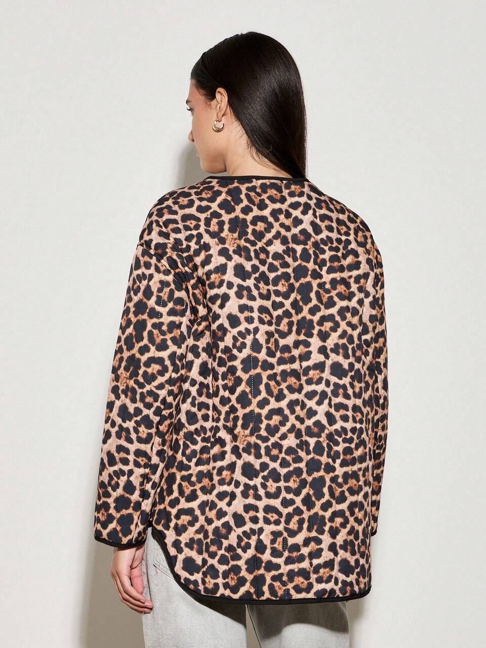 Warme, gesteppte, isolierte Winterjacke