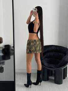 SHEIN EZwear Streetwear Low Waist Super Skirt, Solid Color, Versatile, Fashionable, Sexy, Camouflage Style - Army Green - View 3