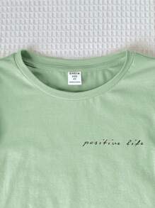 Young Boy Graphic Print Round Neck Short Sleeve T-Shirt