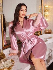 LuxeNights Bata de novia/dama de honor de seda sintética con bordado de letra decorada con peluche