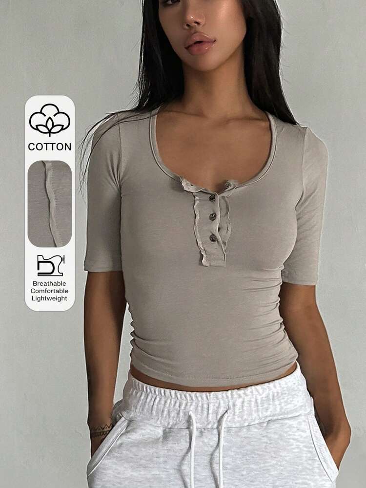 Women Tight Fitting Crewneck Minimalist Design T-Shirt