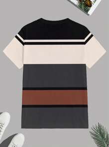 Manfinity Homme Camiseta Casual de Manga Curta Masculina com Estampa Listrada Minimalista - Multicolorido - Visão 5